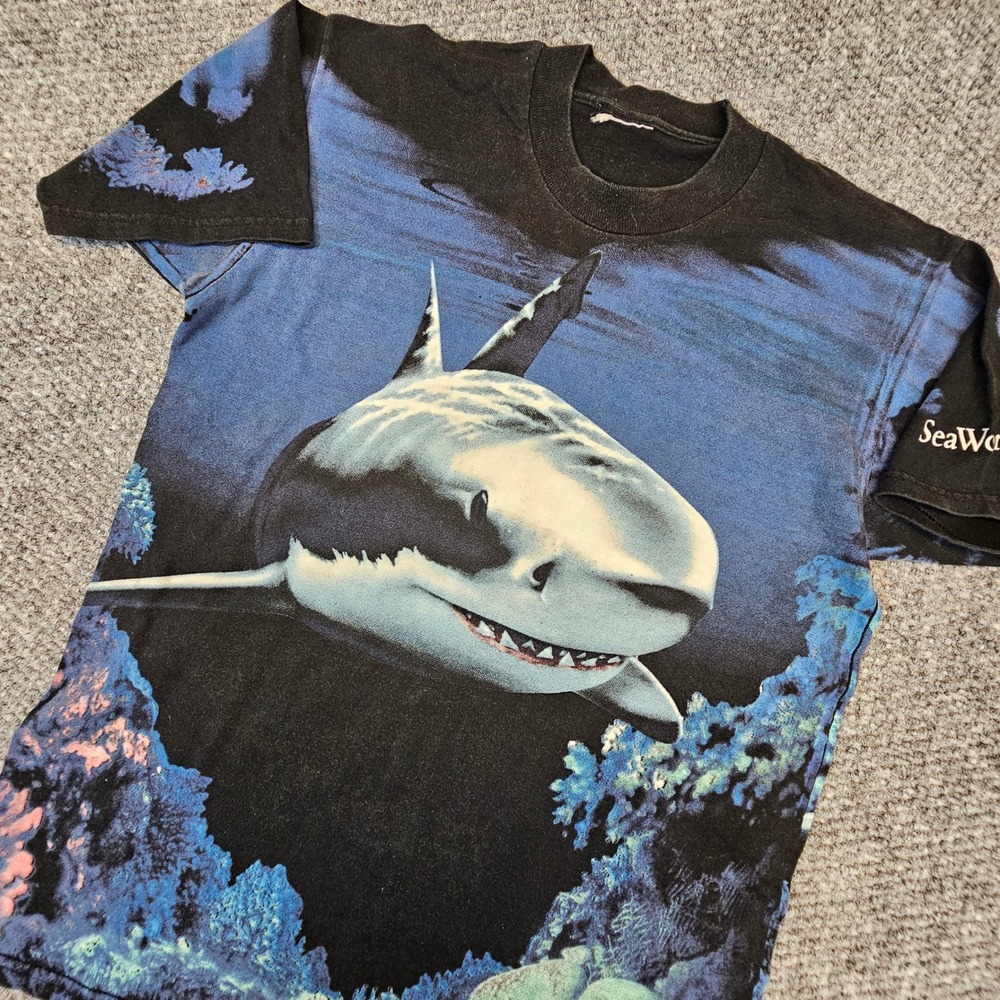 Vintage SeaWorld Great White Shark All Over Print T-Shirt Blue Black Mens L